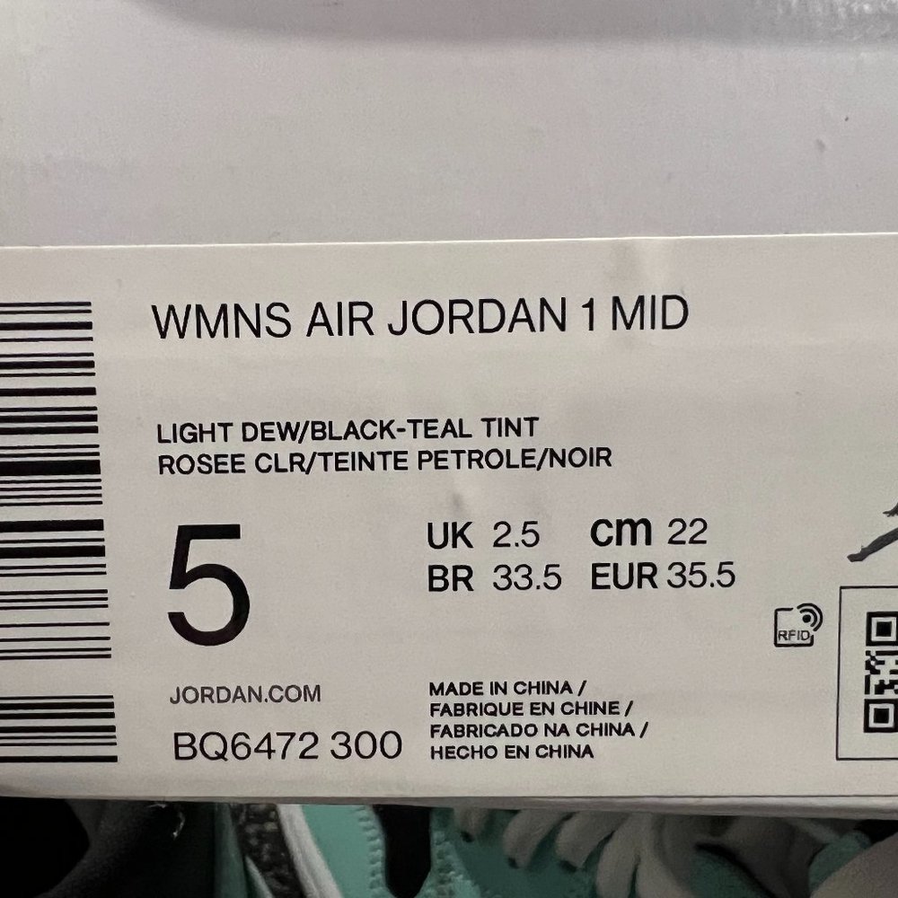Women's AIR JORDAN MID 1 - Light Dew/Black -Teal  Size 5